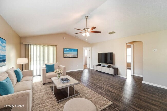 Building Photo - 1321 Spruce St