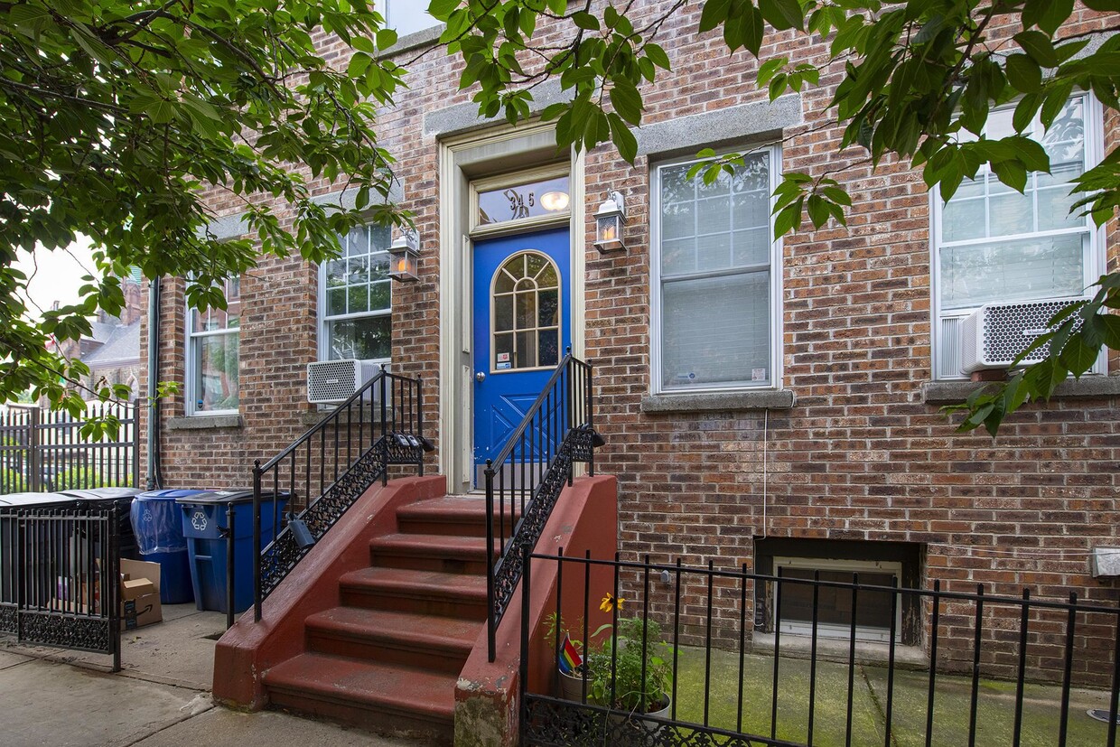 Primary Photo - 345 7th St