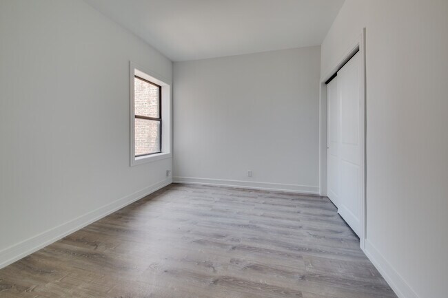 Foto del edificio - 3056 W Cortland St