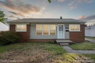 Building Photo - 1361 Duncan Ave