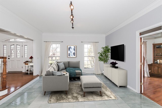 Foto del edificio - 651 Nor-Oaks Ct