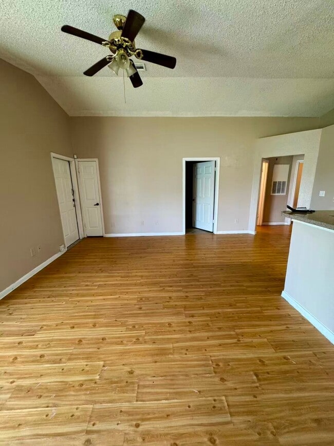 Foto del edificio - 4630 Croker Ridge Rd