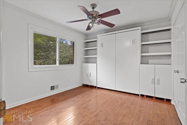 Building Photo - 100 Biscayne Dr NW