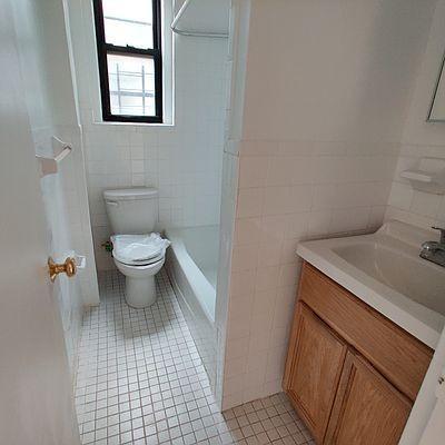 Building Photo - 2 bedroom in Bronx NY 10471