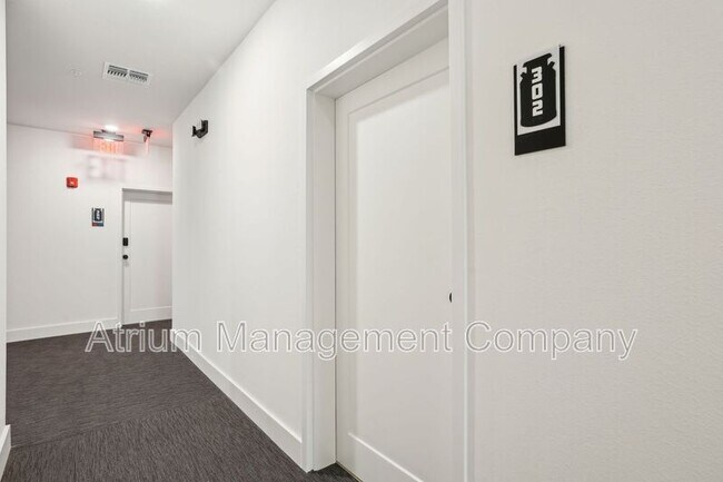 Foto del edificio - 221 S Bumby Ave