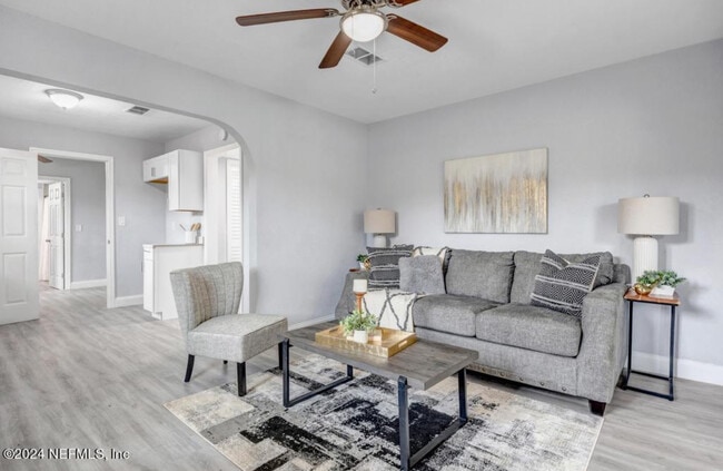 Photo - 1721 Campus St House