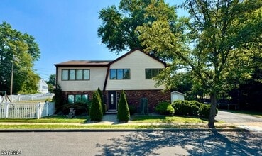 Building Photo - 37 Hazelview Ave