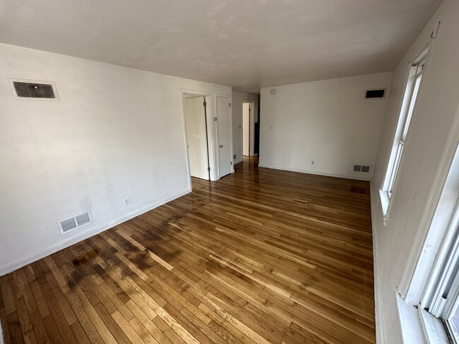 Sala de estar - 258 Broad St