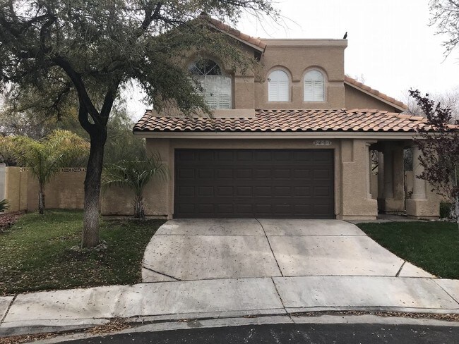 Building Photo - Beautiful modern 3BR/2.5 BA in Summerlin