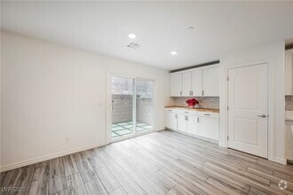 Building Photo - 376 Yellow Finch Ln