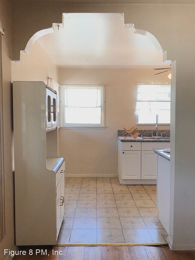Foto del edificio - 1 br, 1 bath House - 1820 Hillhurst Ave
