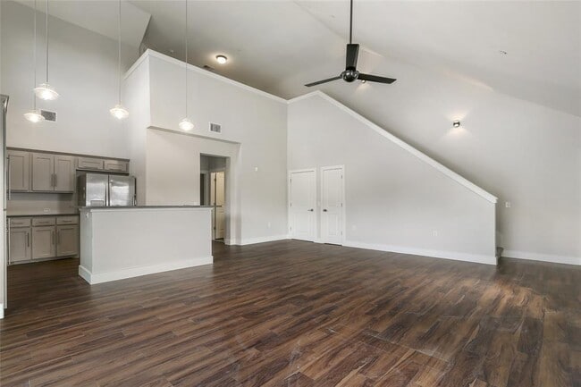 Building Photo - 11805 Alpheus Ave