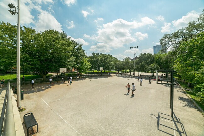 Canchas de baloncesto y tenis - 2429 Locust St
