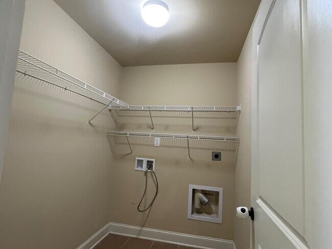 Building Photo - 330 Dovington Dr