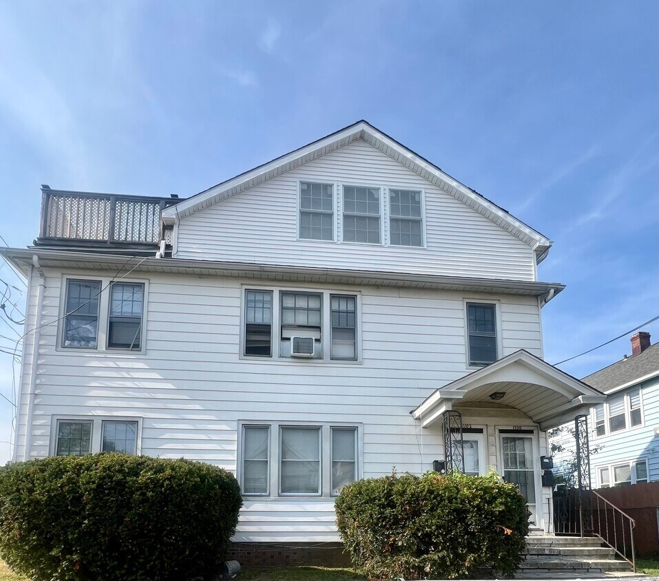 Primary Photo - 1102 Capitol Ave