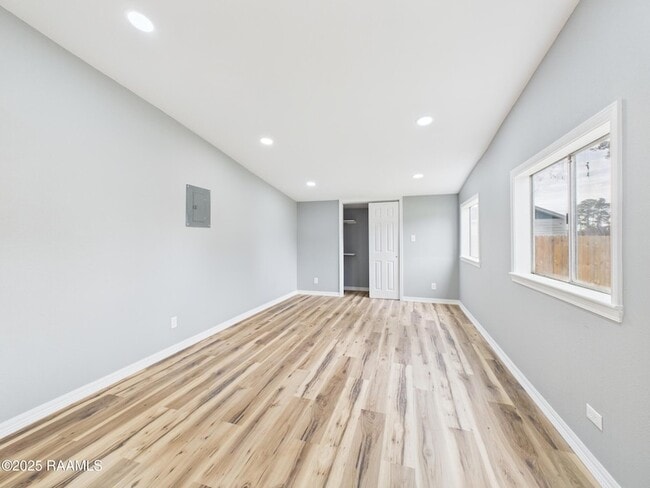 Building Photo - 300 Gauthier Rd