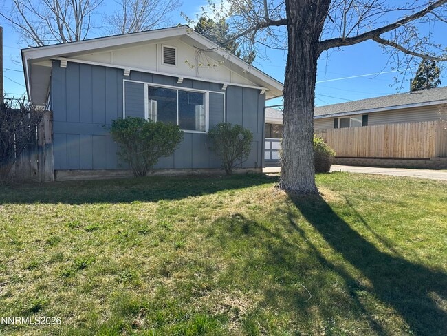 Building Photo - 1365 Akard Dr