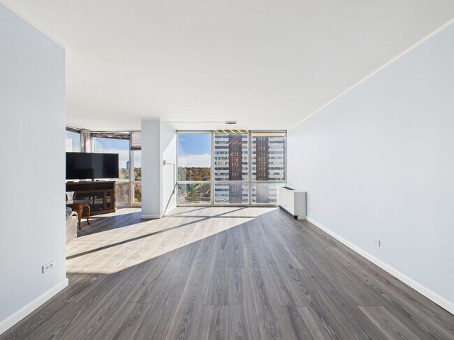 Foto del edificio - 3100 E Cherry Creek S Dr