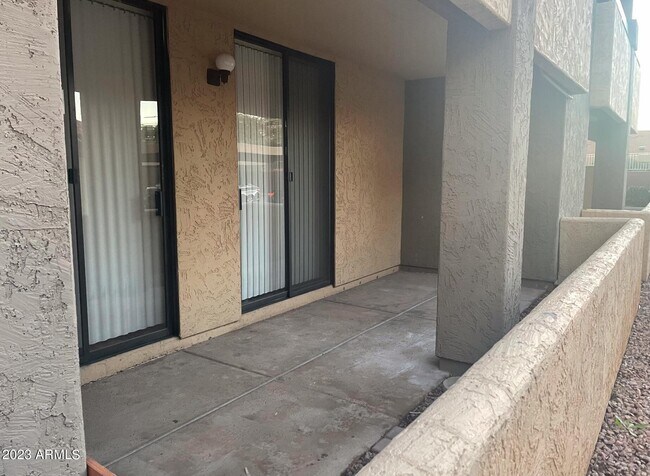Foto del edificio - 1125 E Broadway Rd