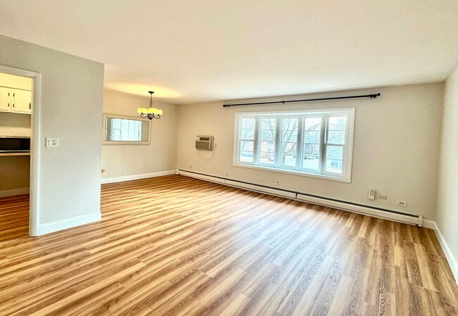 Building Photo - 510 W Eastman St