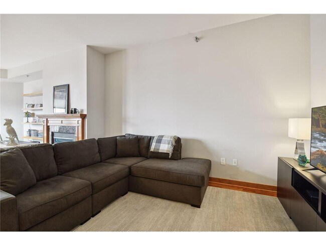 Foto del edificio - 317 Groveland Ave