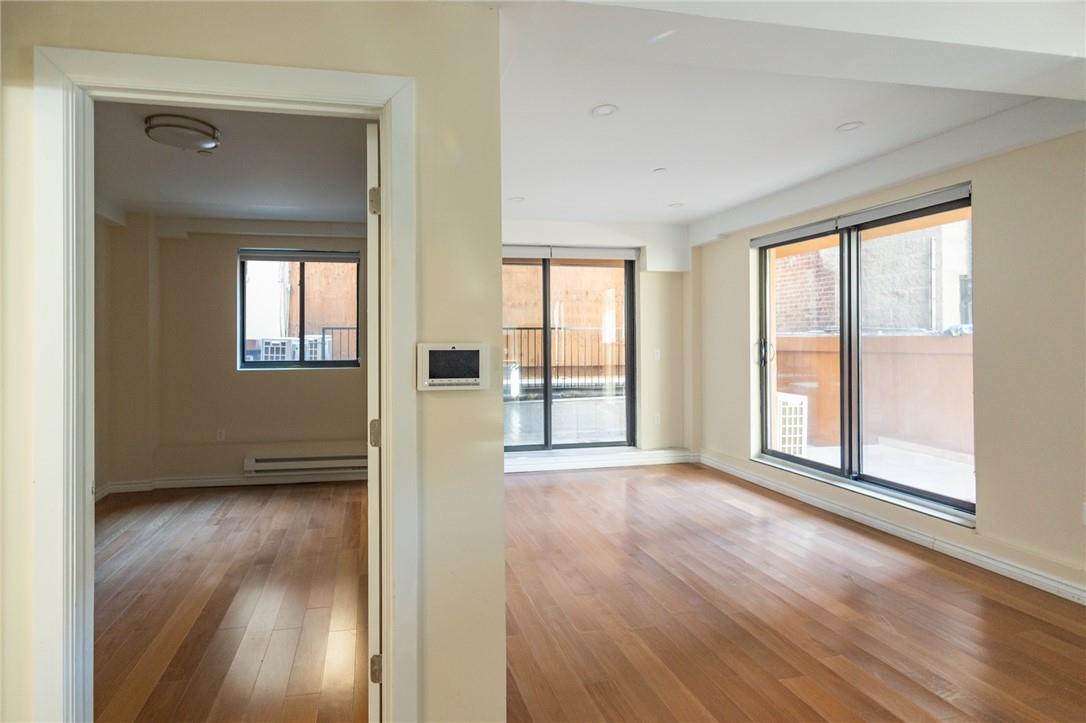 Foto principal - 402 W 50th St