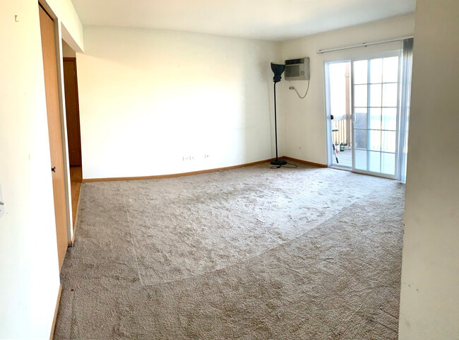 Building Photo - 2055 Willow Brooke Dr