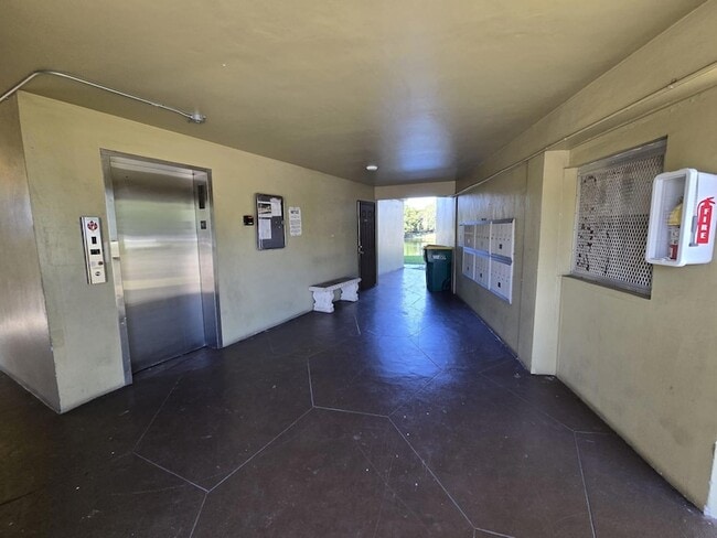 Foto del edificio - 5335 NW 10th Ct