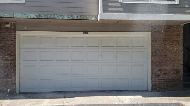 Building Photo - 2069 Stokes Ln