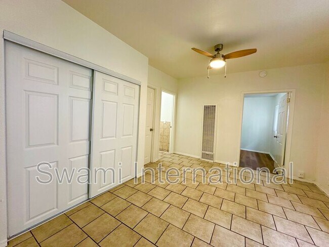 Foto del edificio - 1733 1/2 E. 63rd St.