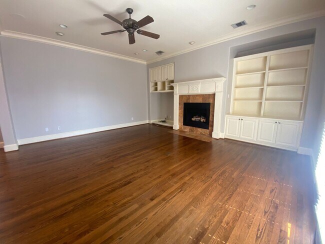 Foto del edificio - 4518 Holland Ave