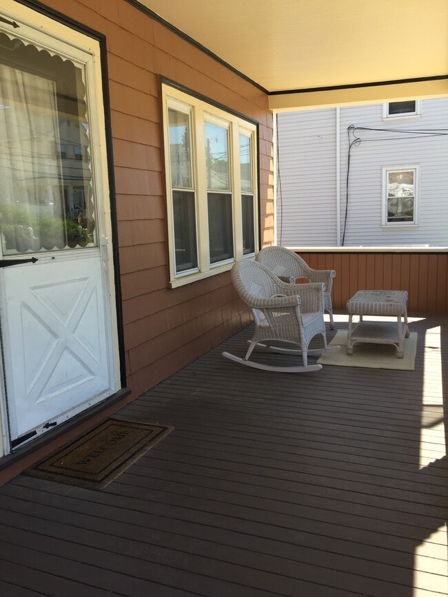 Front Porch - 37 Keenan St
