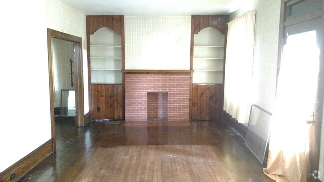 Building Photo - 217 Connellsville St