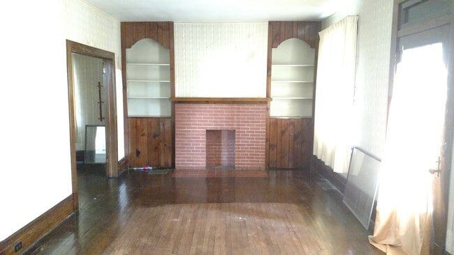 Building Photo - 217 Connellsville St