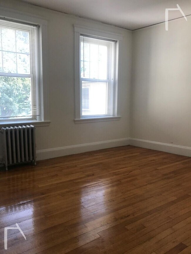 Foto del edificio - Nicely renovated 1 bed unit located near C...