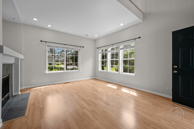 Building Photo - 2218 Rockefeller Dr