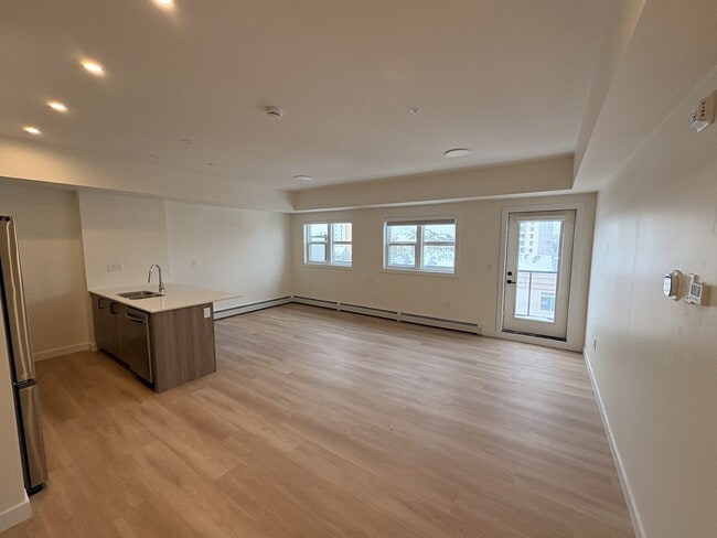 Building Photo - 8615-8108 108 St NW