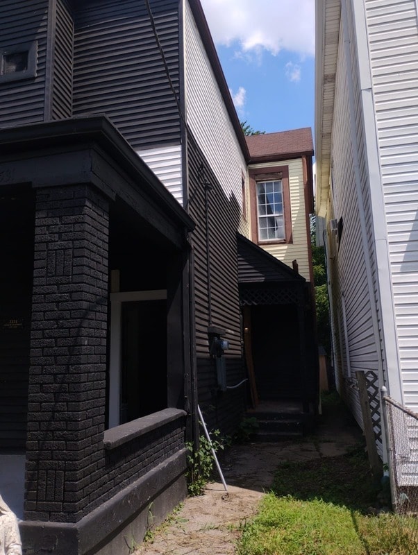 Photo - 2531 W Main St House