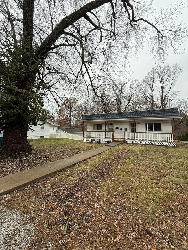 Building Photo - 707 Graham Ln