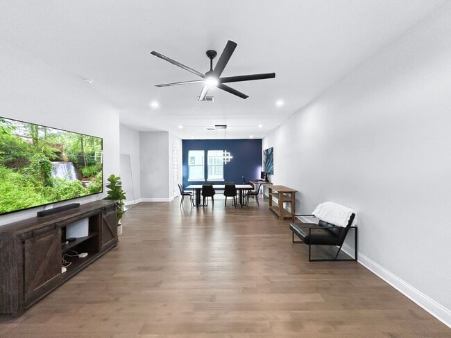 Foto del edificio - Stunning Townhome in the Heart of Tampa with Rooftop Terrace - 3beds|3.5bath