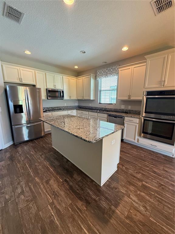 Foto del edificio - 14637 Maple Arch Ln