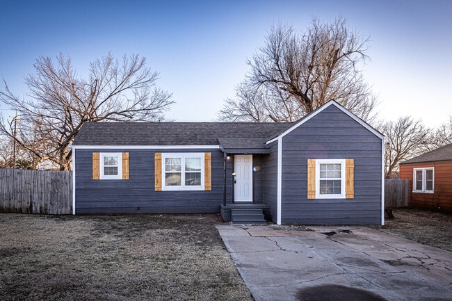 Building Photo - 1702 NW Euclid Ave