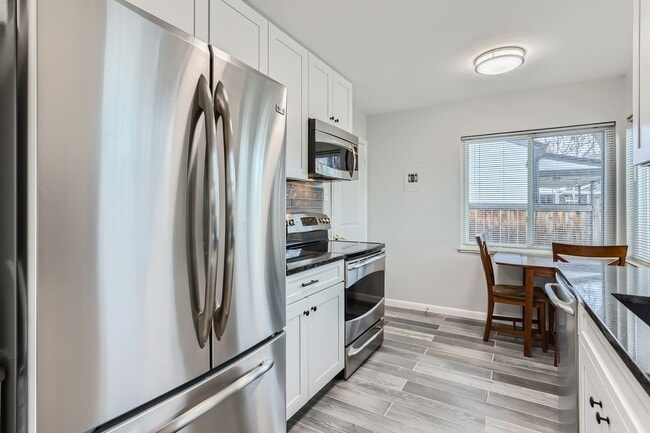 Building Photo - 1250 E Amherst Ave