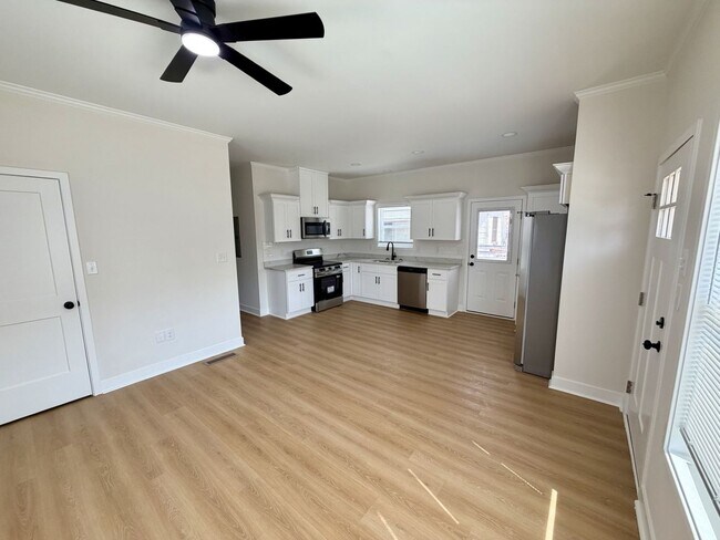 Foto del edificio - CHARMING COTTAGE AVAILABLE AUGUST OR JULY 2026!