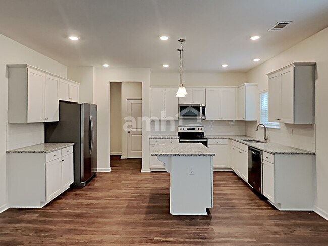 Building Photo - 46 Camp dr