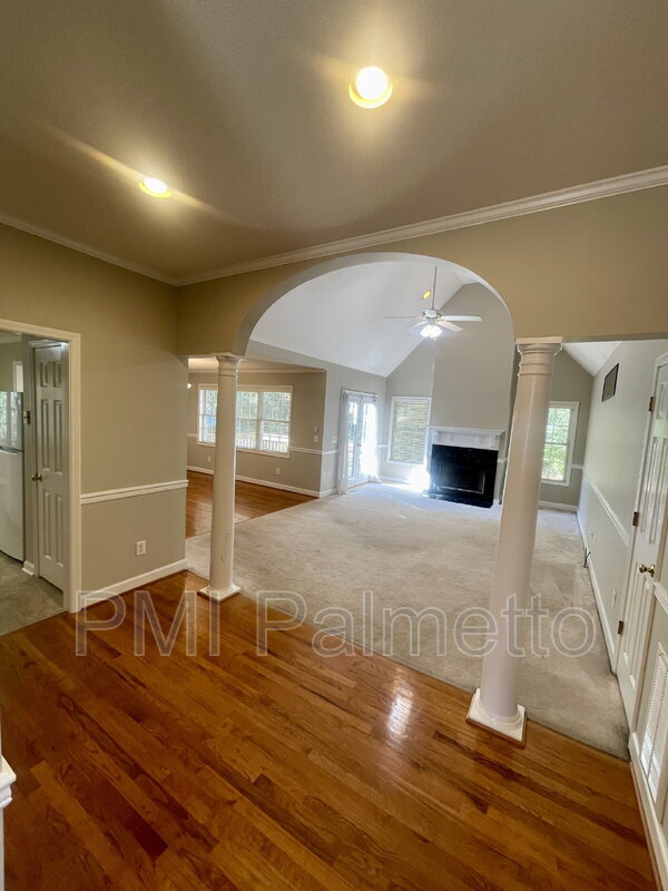 Foto del edificio - 1045 Mineral Creek Ct