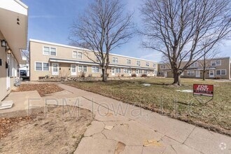 Building Photo - 257 Madison St