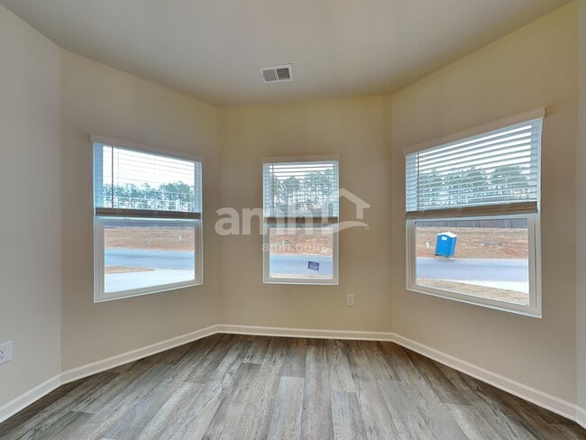 Foto del edificio - 3256 Emberly Dr