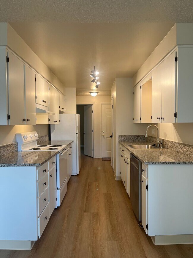 Foto del edificio - 3411 3rd Ave SE