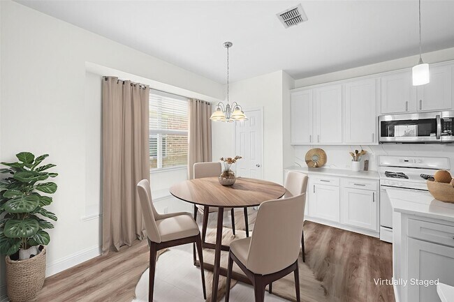 Foto del edificio - 6245 White Pine Dr